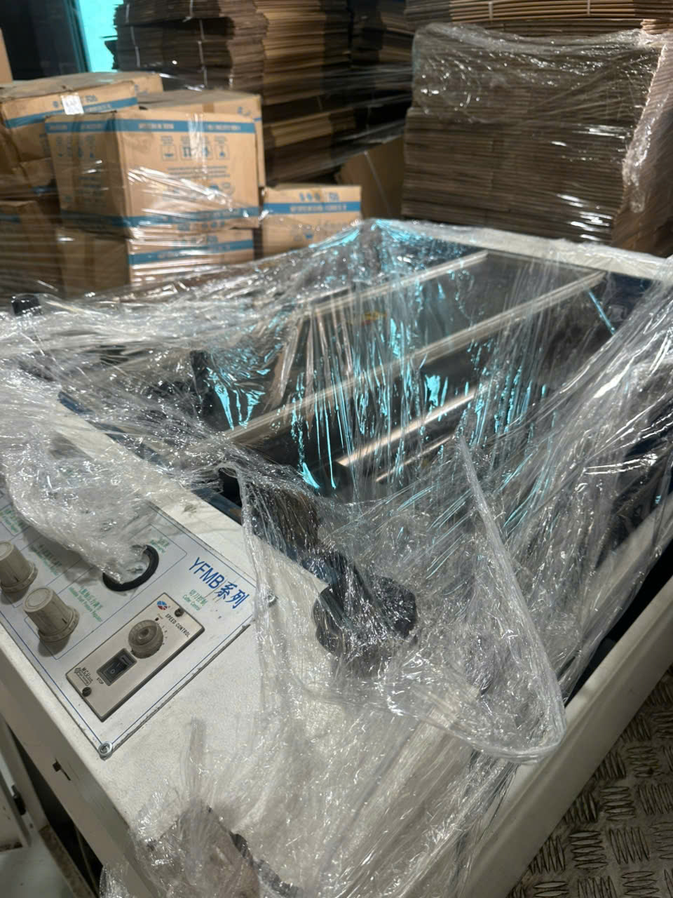 Máy cán nhiệt bán tự động YFMB-920L – Giải pháp hoàn thiện sau in tốc độ cao cho doanh nghiệp - Ảnh 2